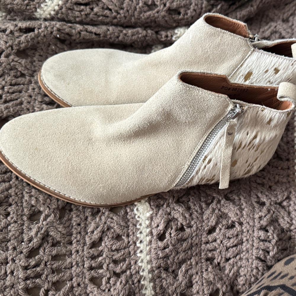 Journee Collection Cream Ankle Booties
